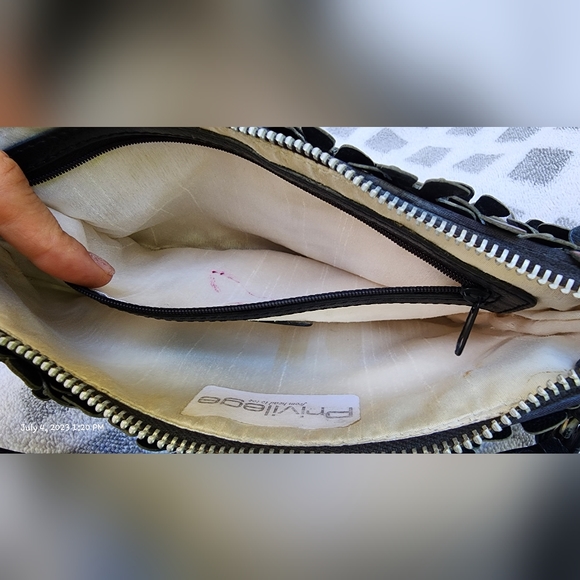 Frances cobiasia purse black flower appliques - Picture 6 of 6